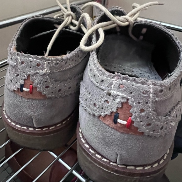 Tommy Hilfiger suede gray lace up shoes - Picture 3 of 5